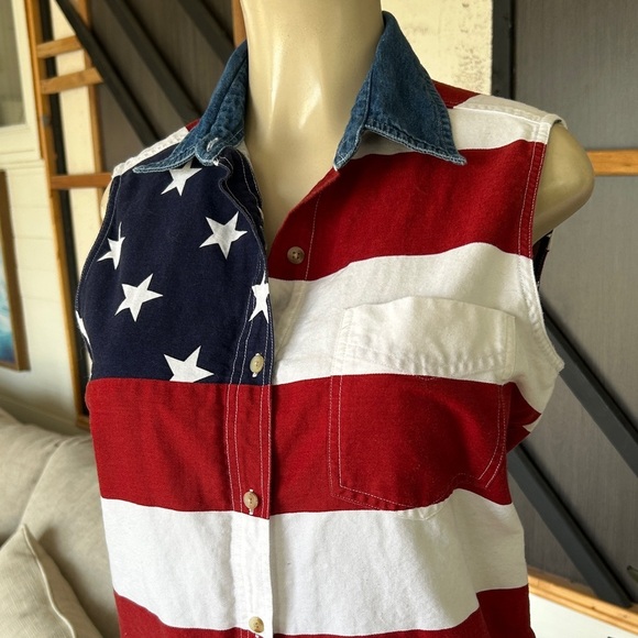 🇺🇸 Patriotic Sleeveless Button Down Shirt with Denim Collar size M 100% cotton - Picture 3 of 8